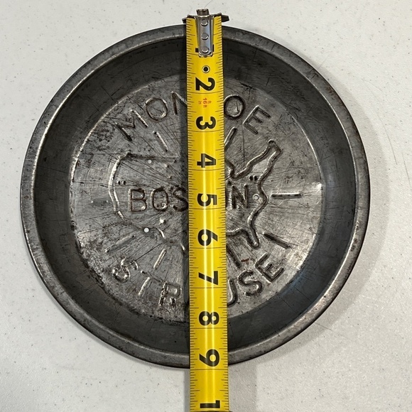 Vintage Monroe Boston Strause Metal Pie Pan Tin Rustic Farmhouse Country Kitchen - Picture 3 of 3